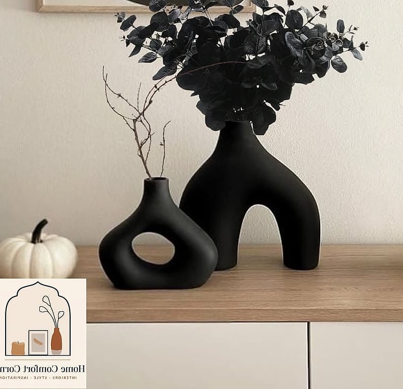 Black Vase and Dried Floral Arrangements