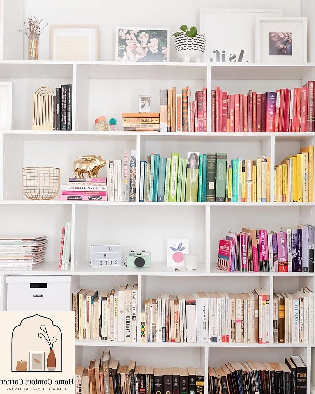 25 Cute Room Decor Ideas Diy Ideas That Work in Any Size Home 11 Bookshelf Styling with Color Blocking