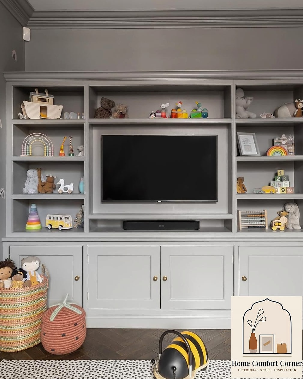 Built-In Look Shelving Without an Actual Built-In