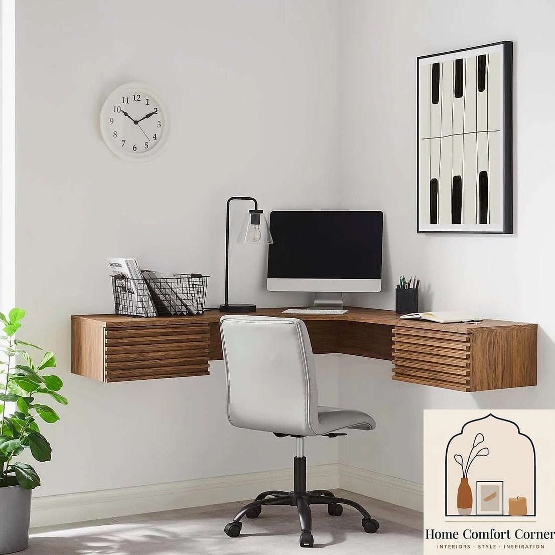 A Corner Desk to Maximize Small Rooms