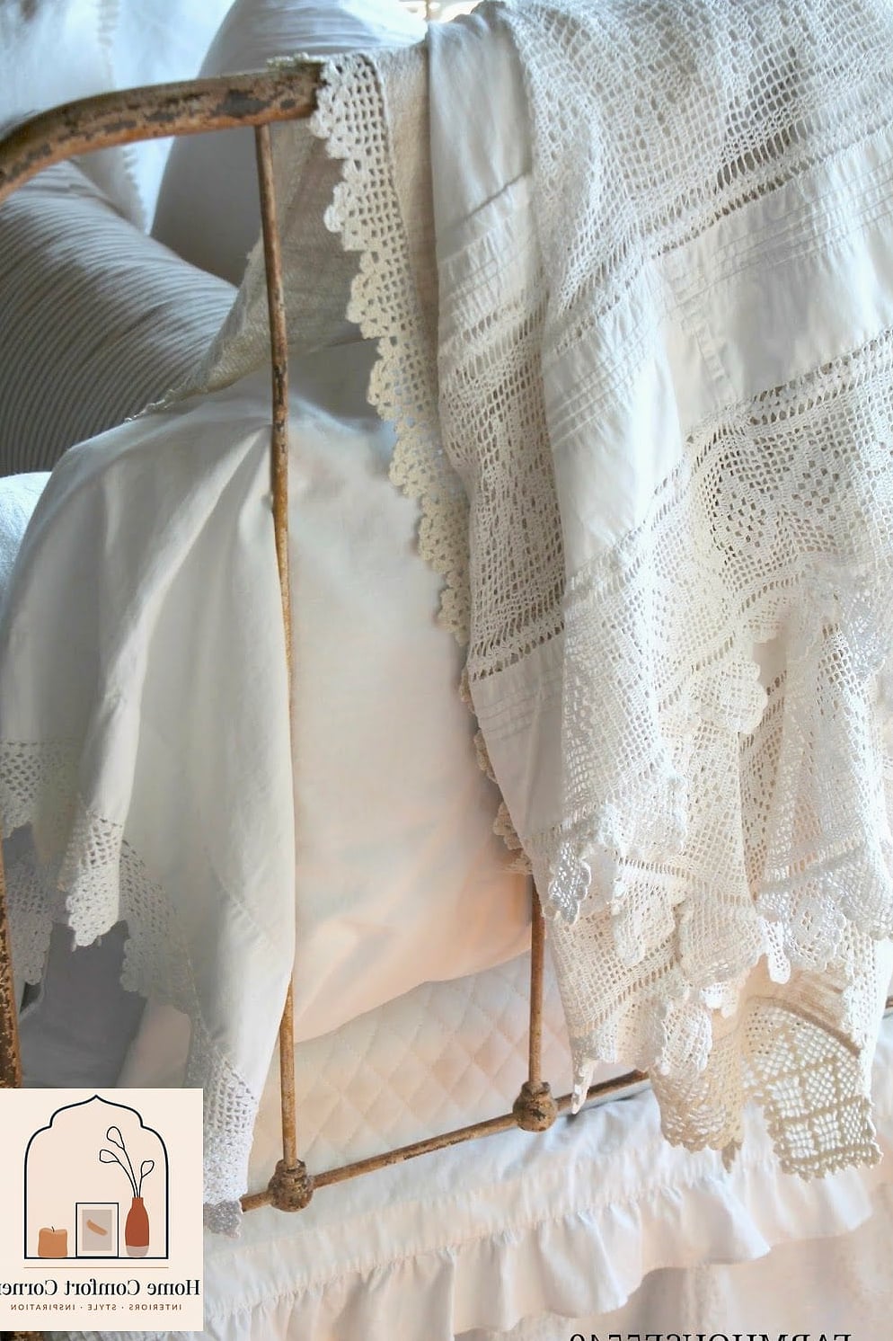 14 Beautiful Vintage Farmhouse Decor Inspiration Photos Worth Saving 8 Linen and Cotton Textiles Everywhere
