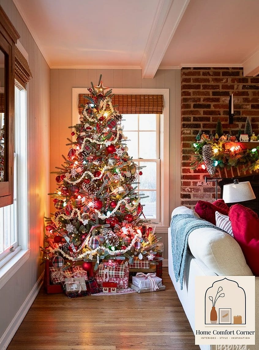 22 Stunning Christmas Room Decor Ideas Ideas for Every Budget 2 A Real Tree with Mismatched Vintage Ornaments