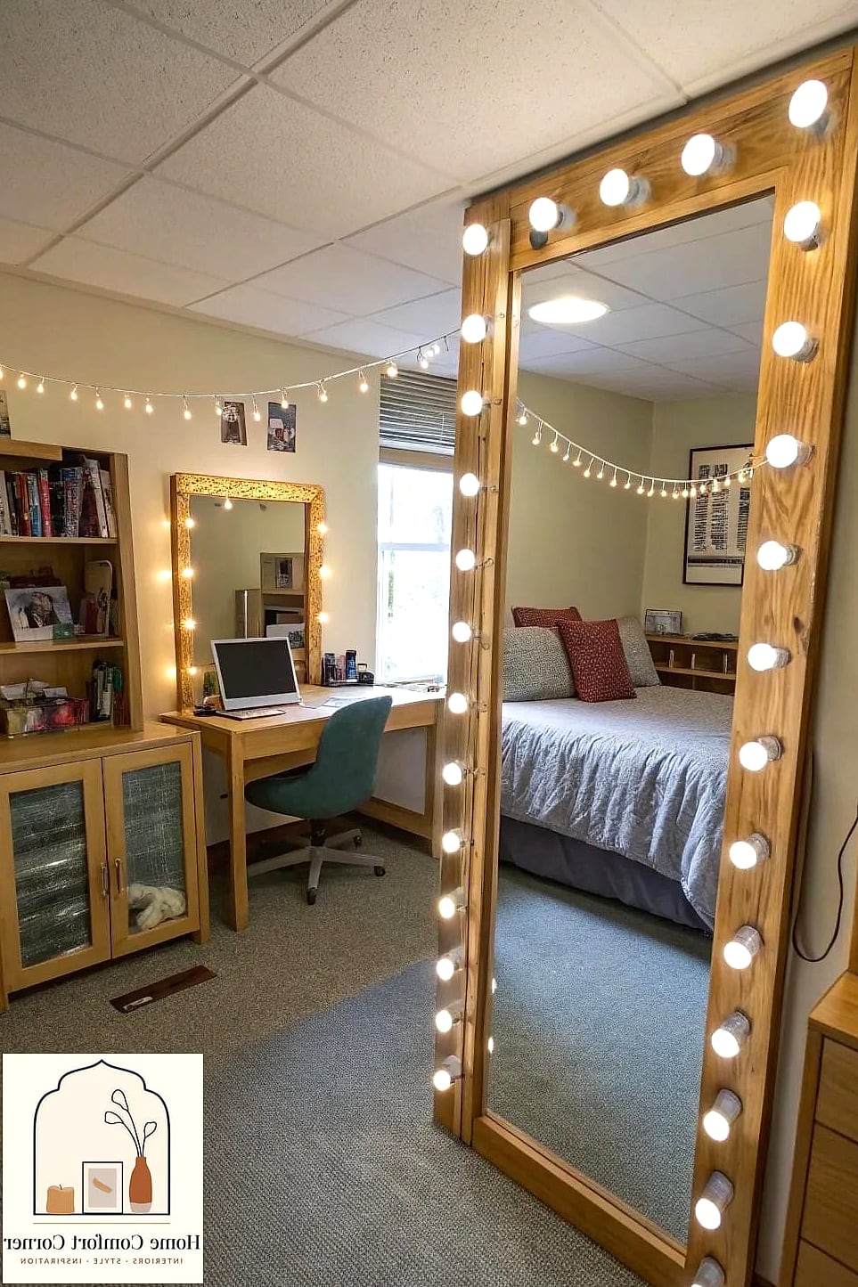 A Statement Mirror to Open Up the Space