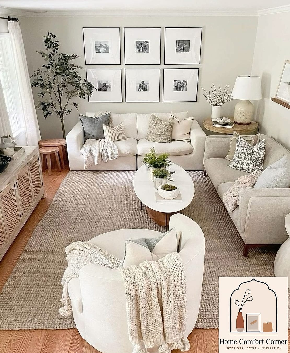 Use a Neutral Color Palette With One Deep Accent Color