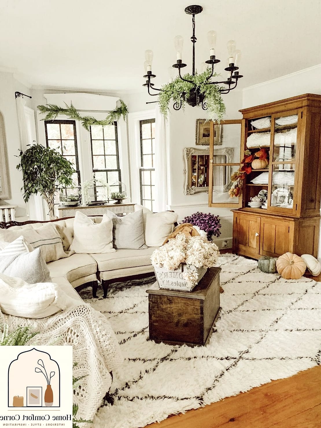 7 Rustic Home Decor Ideas That Will Transform Your Space 6 Vintage and Antique Furniture Pieces